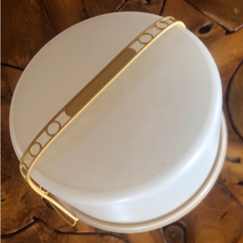 Tupperware Cake Holder Storage Transporter Harvest Gold 3 Pieces